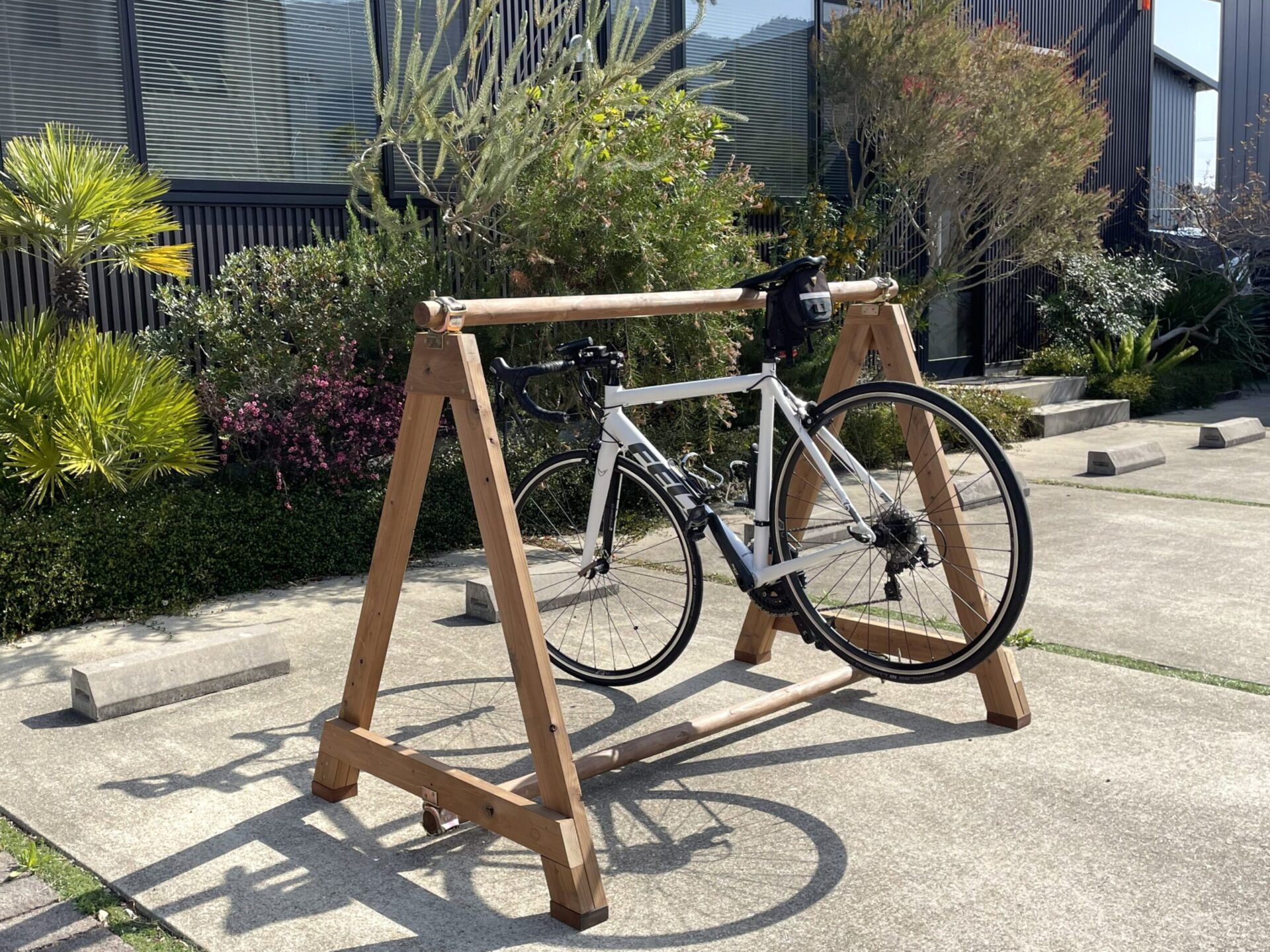 木製サイクルスタンド