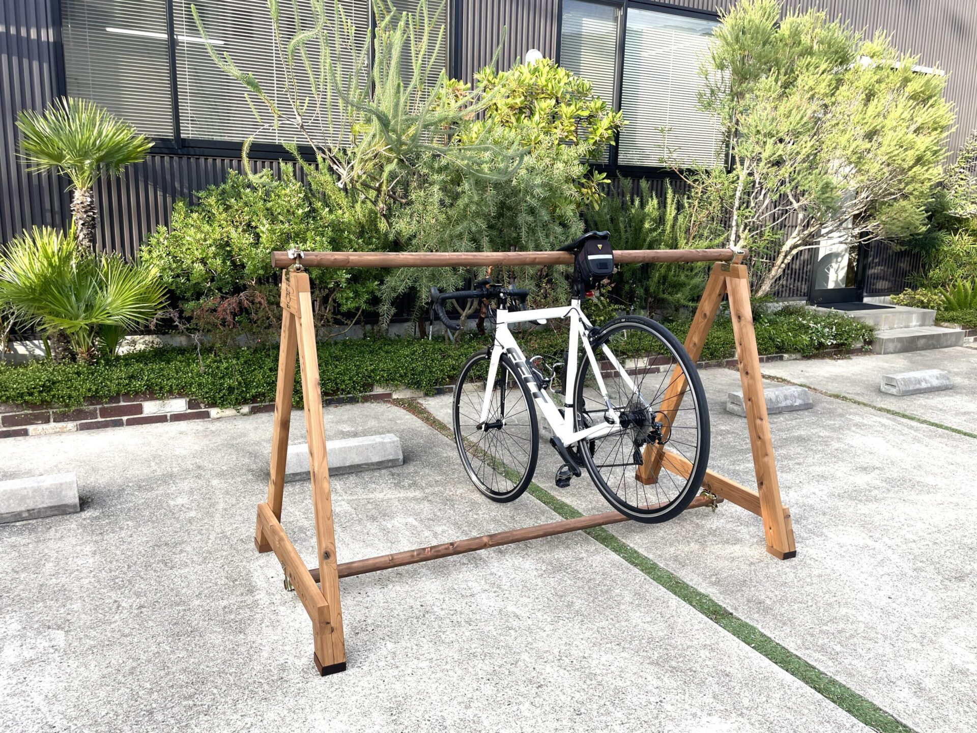 木製バイクラック