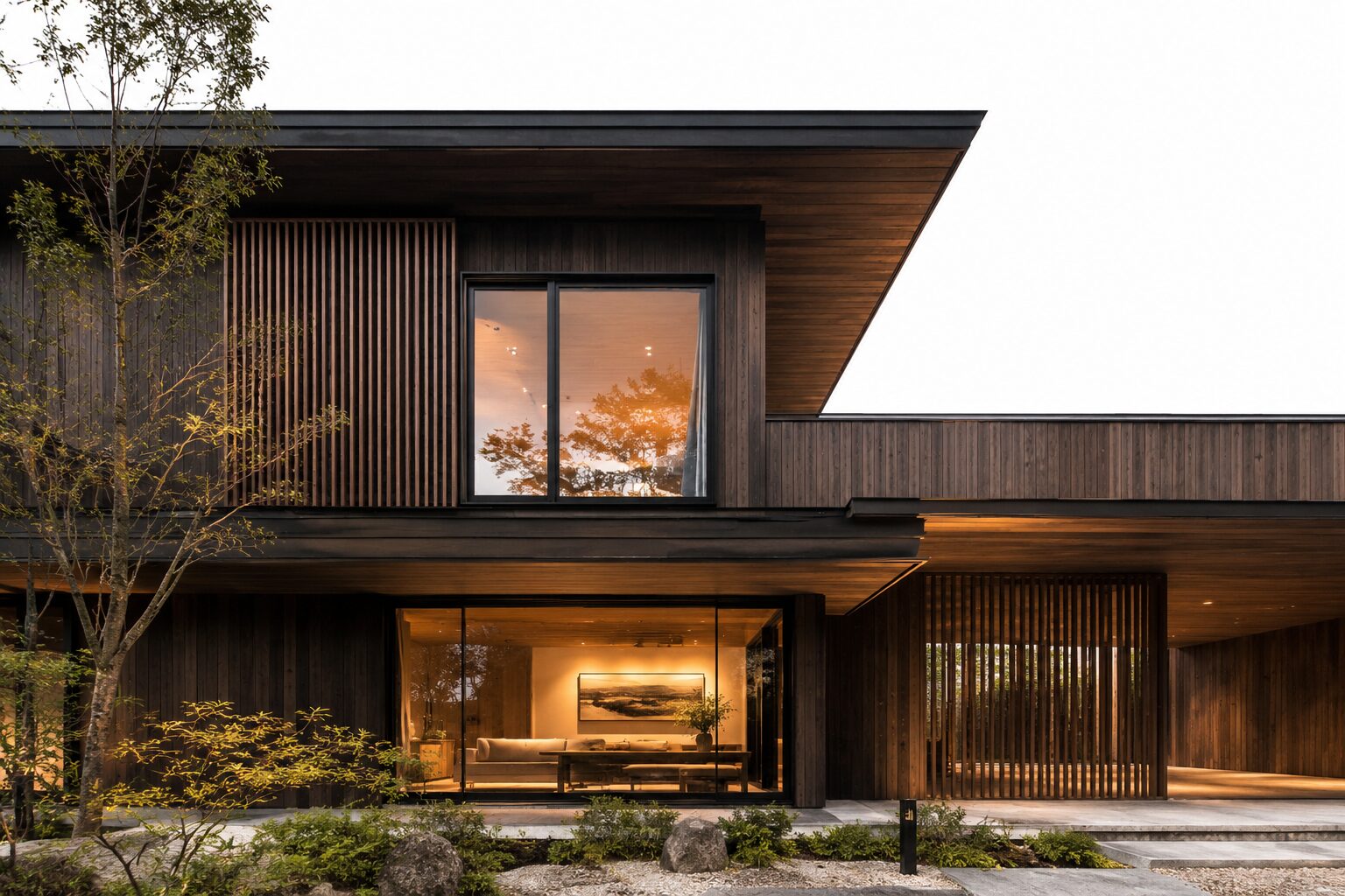 紀州材サーモウッドを外壁とルーバーに採用した建築外観